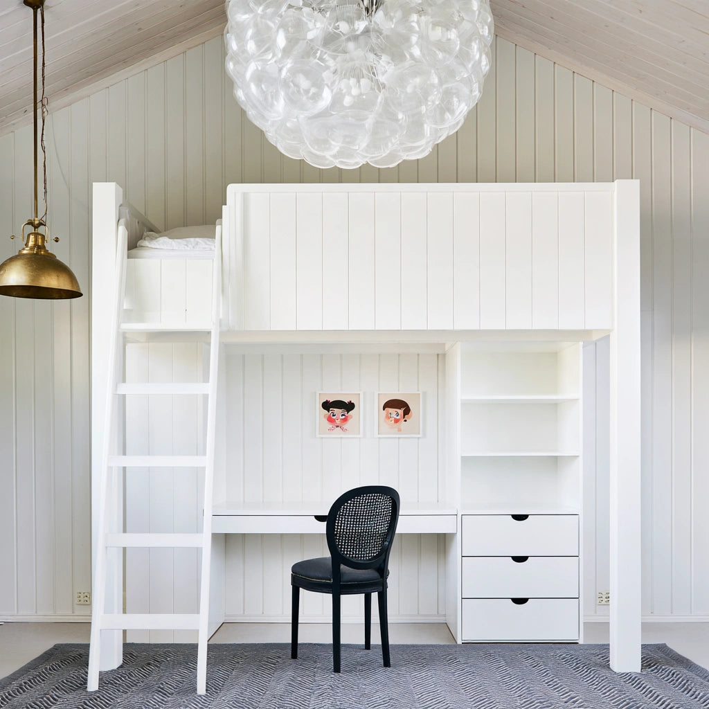 Kindermeubel van hout, kleur wit